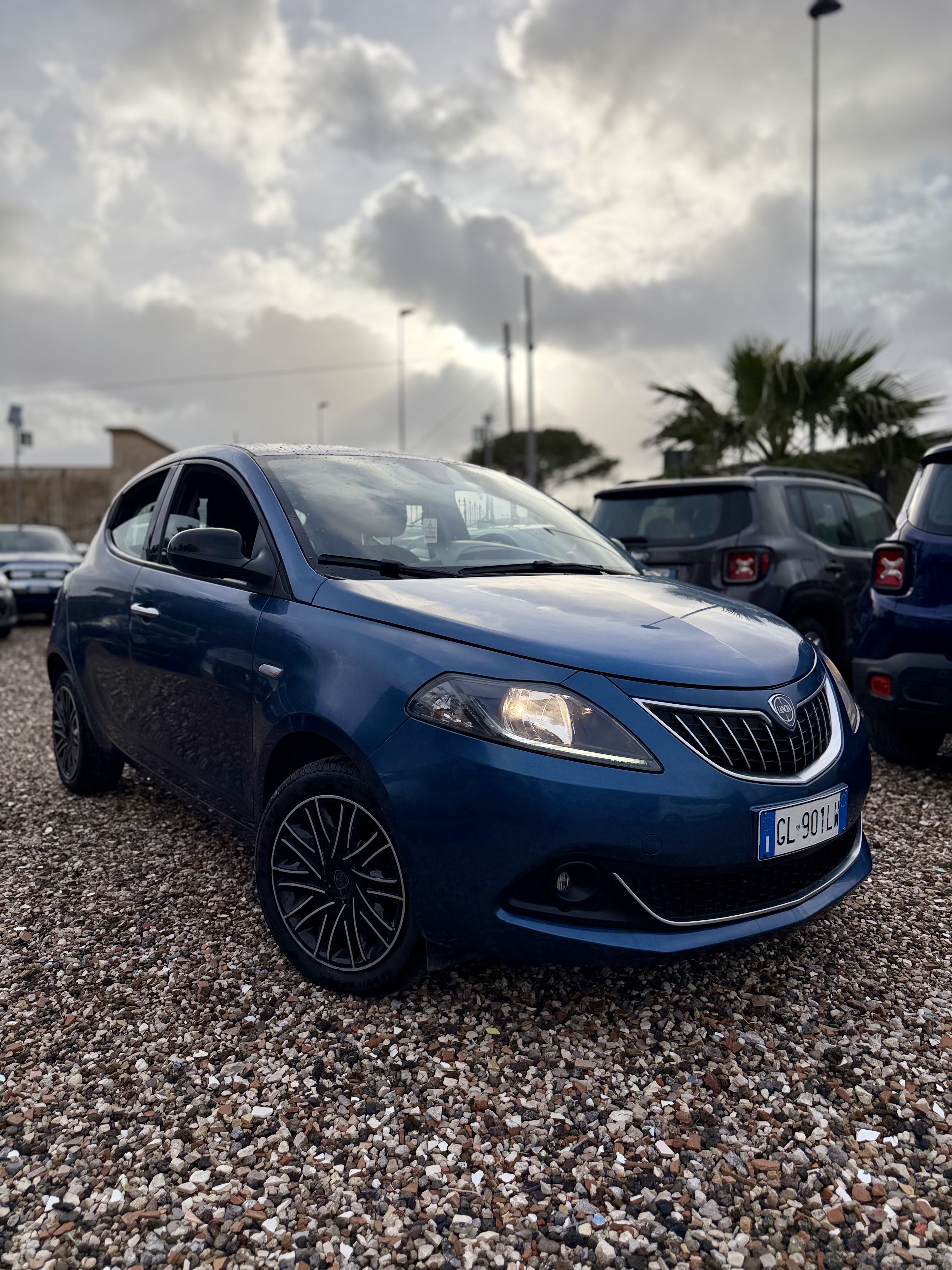 Lancia Ypsilon 1.0 Hybrid Alberta Ferretti