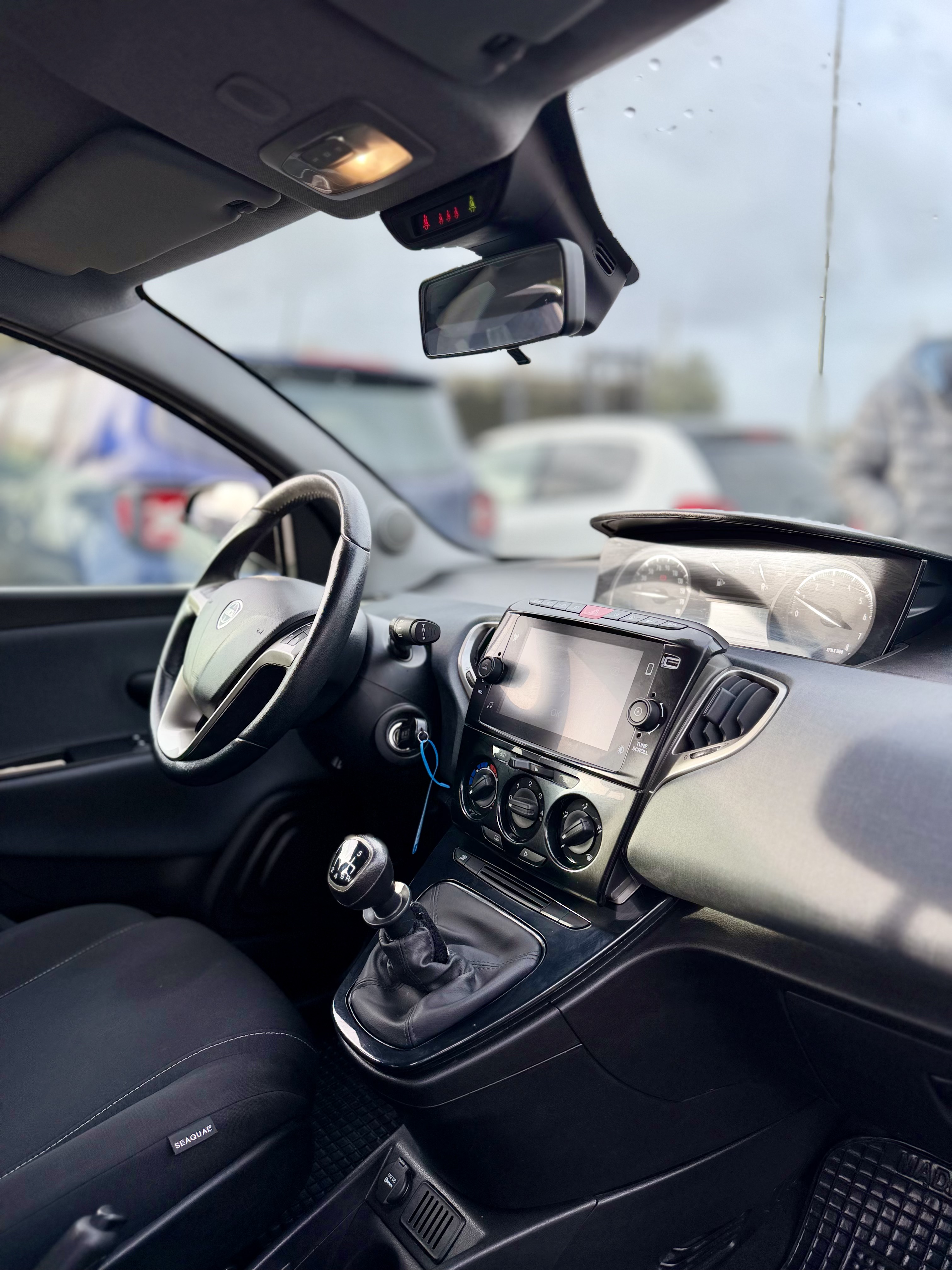 Lancia Ypsilon 1.0 Hybrid Alberta Ferretti